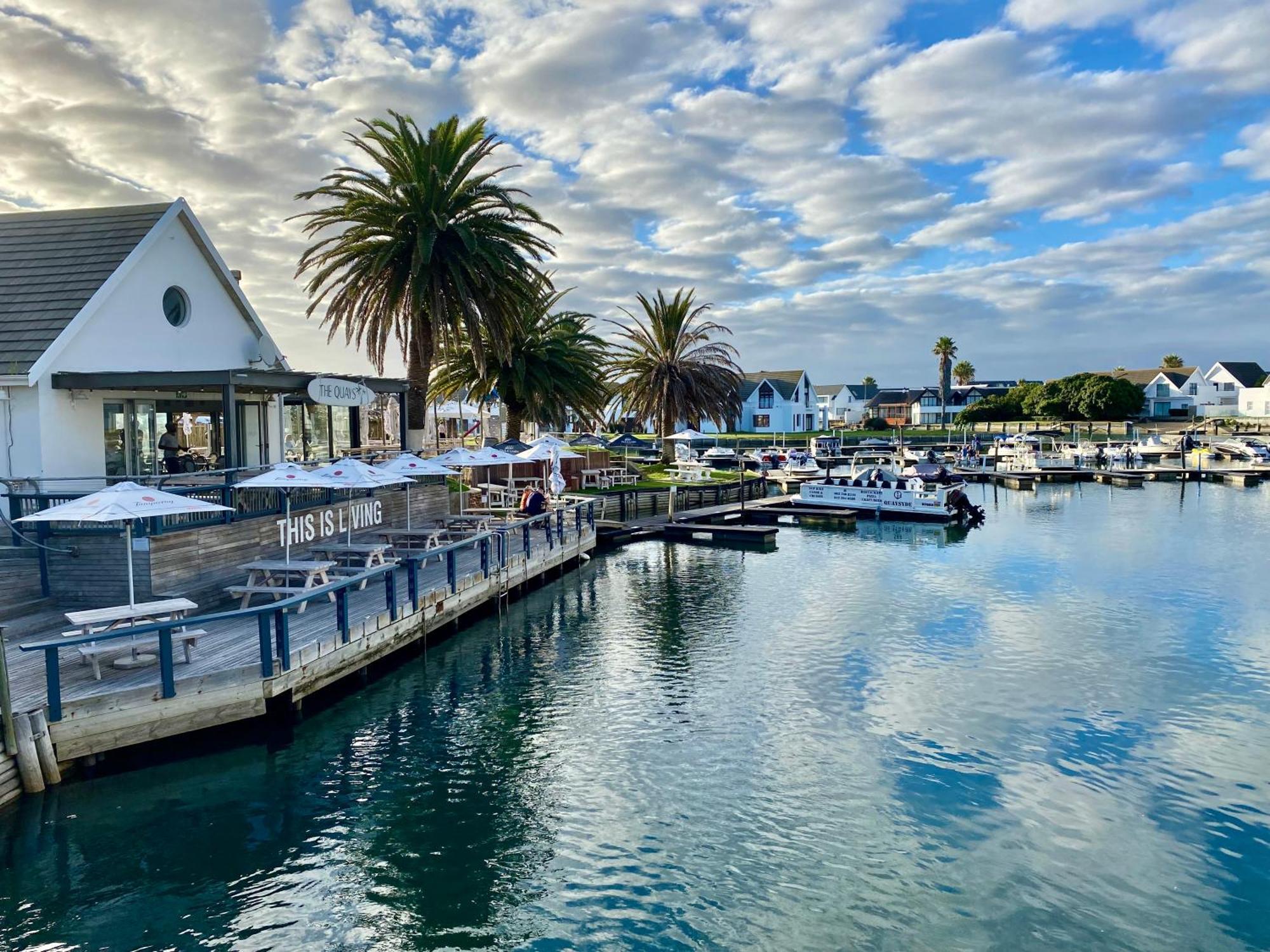 Canal Guest House - Waterfront Boutique Bed & Breakfast - Solar Power St. Francis Bay Exterior foto