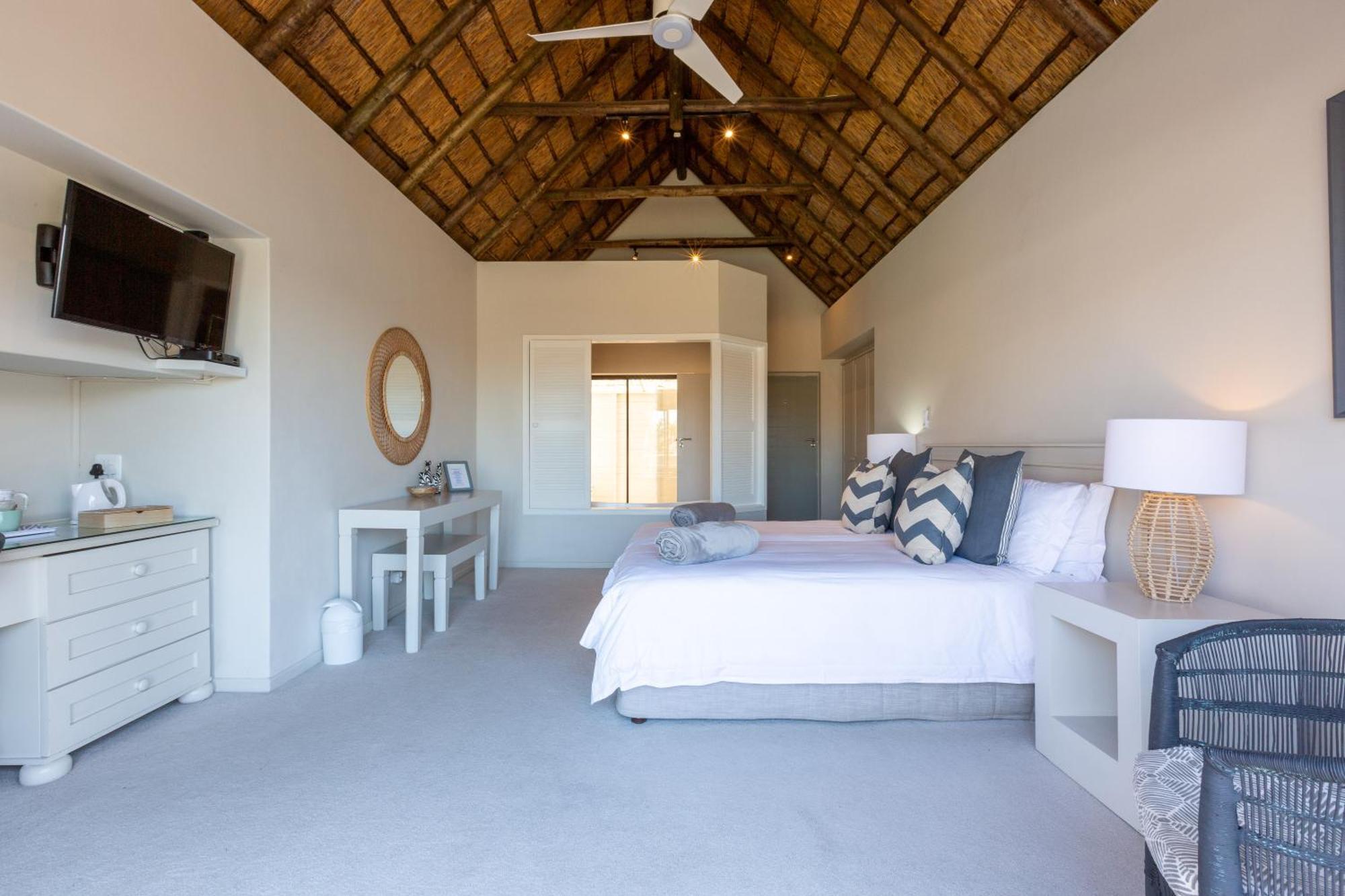 Canal Guest House - Waterfront Boutique Bed & Breakfast - Solar Power St. Francis Bay Exterior foto